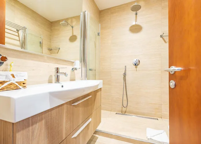 Andenis Tiber House